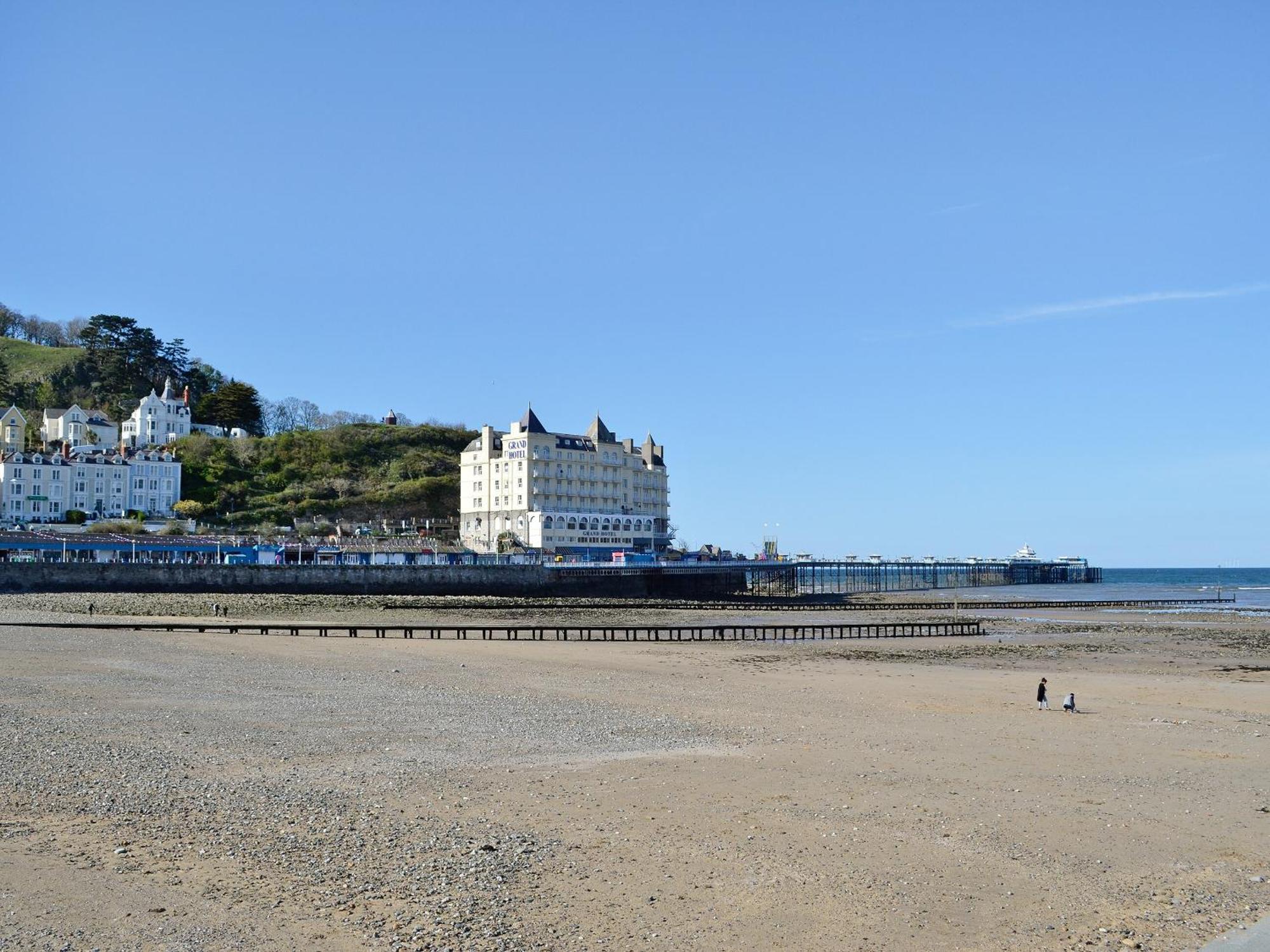 Granary Cottage Penrhyn Bay 外观 照片
