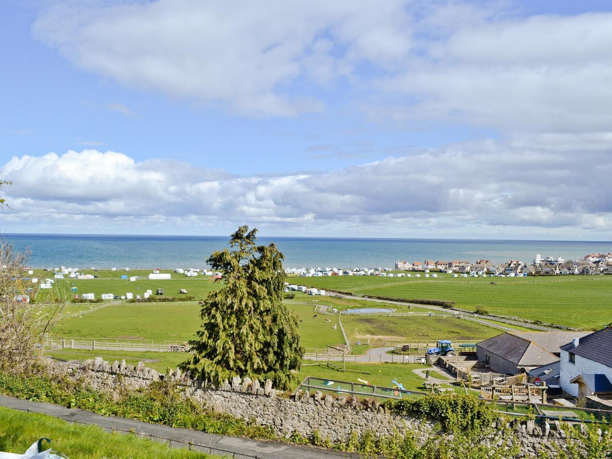 Granary Cottage Penrhyn Bay 外观 照片