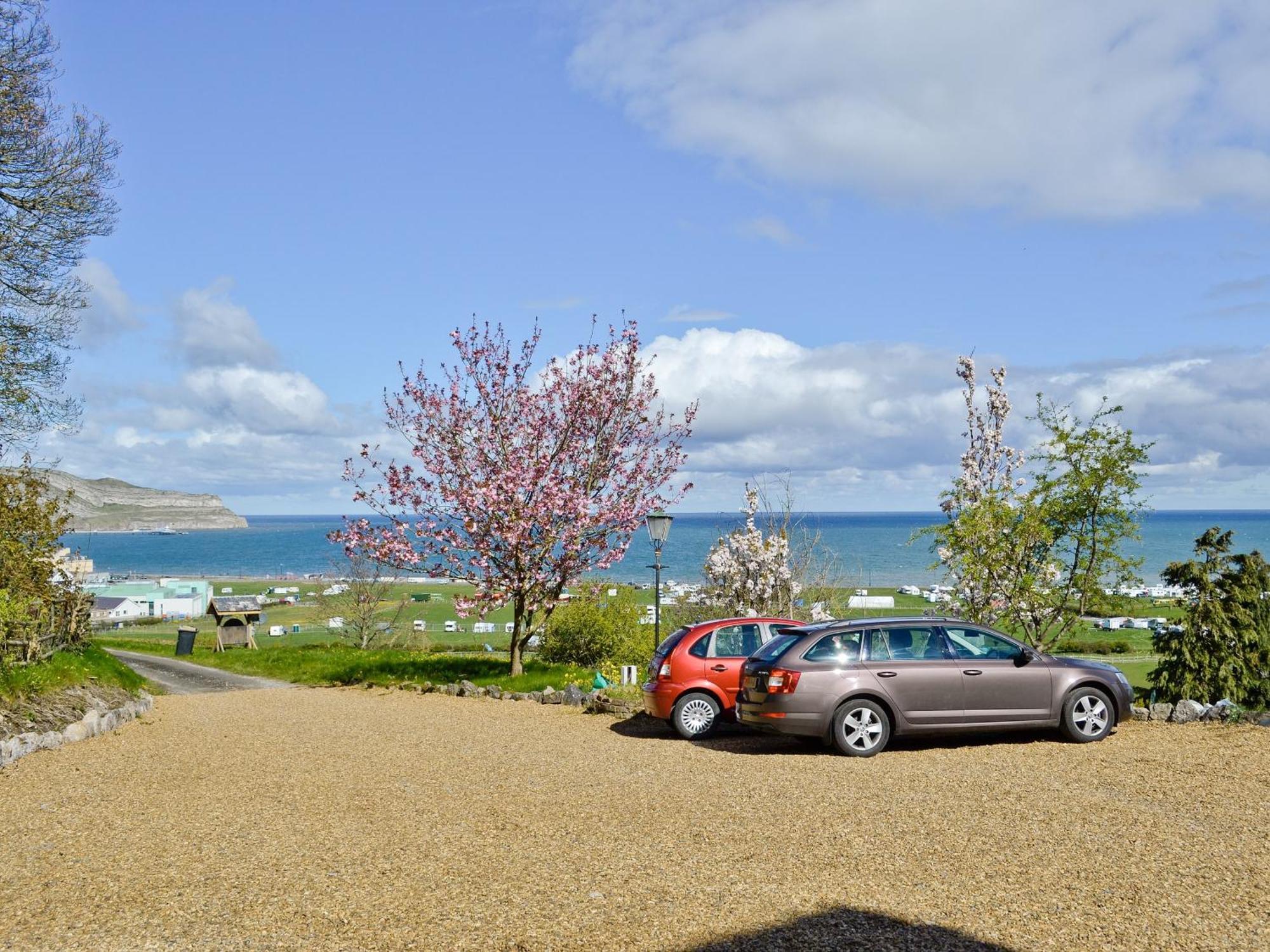 Granary Cottage Penrhyn Bay 外观 照片