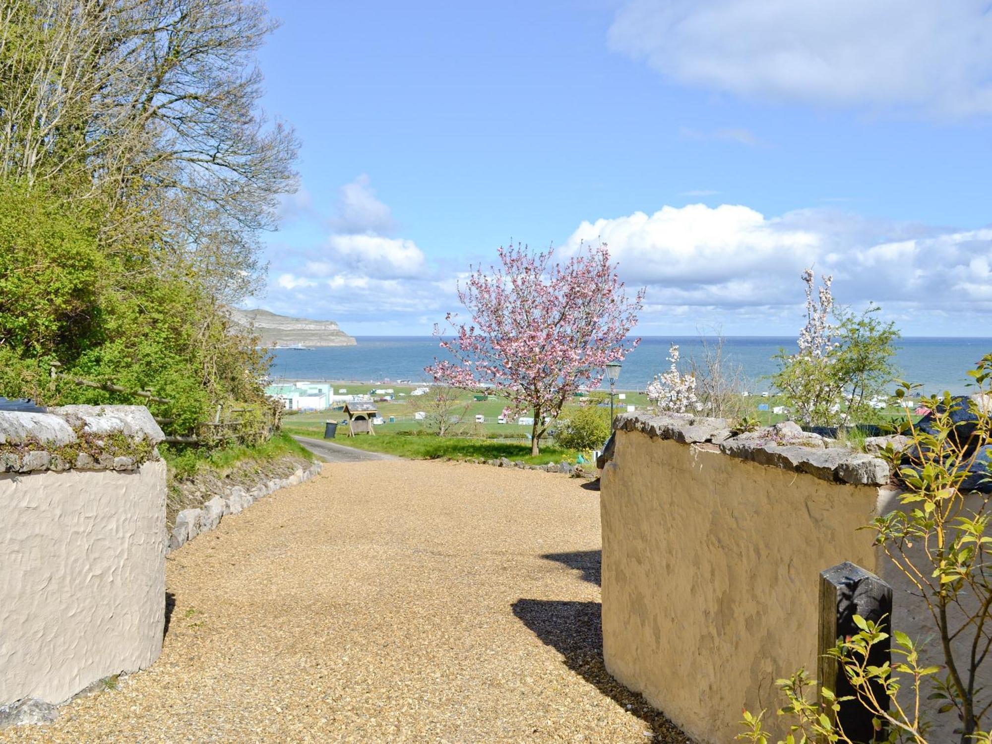 Granary Cottage Penrhyn Bay 外观 照片